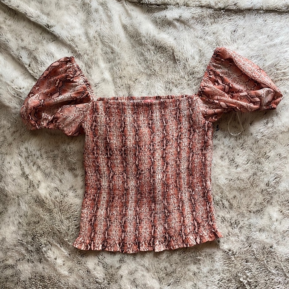 SNAKE SKIN PRINT TOP